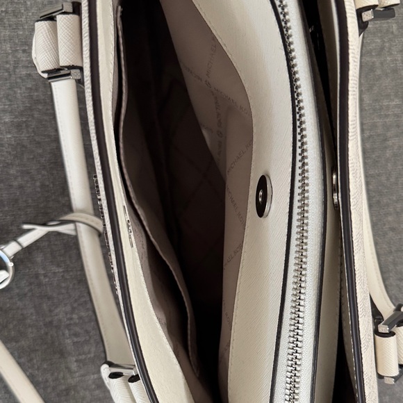 Michael Kors Monogram White Satchel - Picture 9 of 11